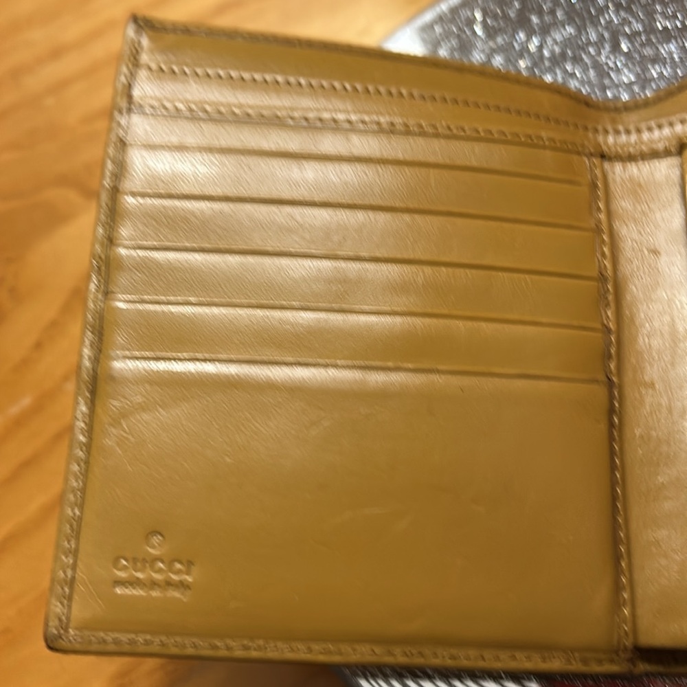 Gucci Brown Patterned Wallet with Gold Hardware - Picture 5 of 13
